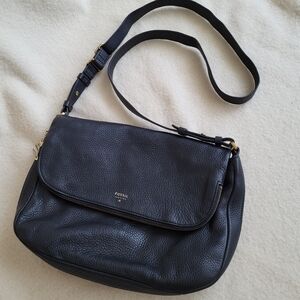 Fossil Black Leather Purse Crossbody Goldtone Zipper Accents